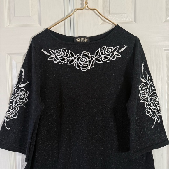 NWOT Bob Mackie Wearable Art Black Cutout Embroidered Size Large Sweater - Picture 2 of 4